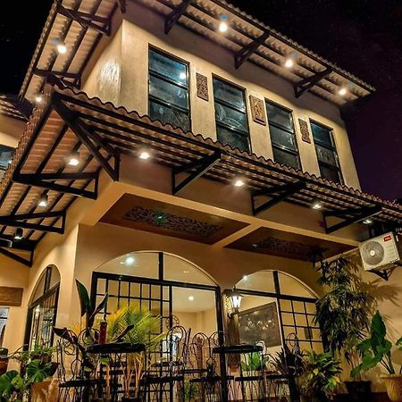 Отель Residencia Orlina Dumaguete City Экстерьер фото