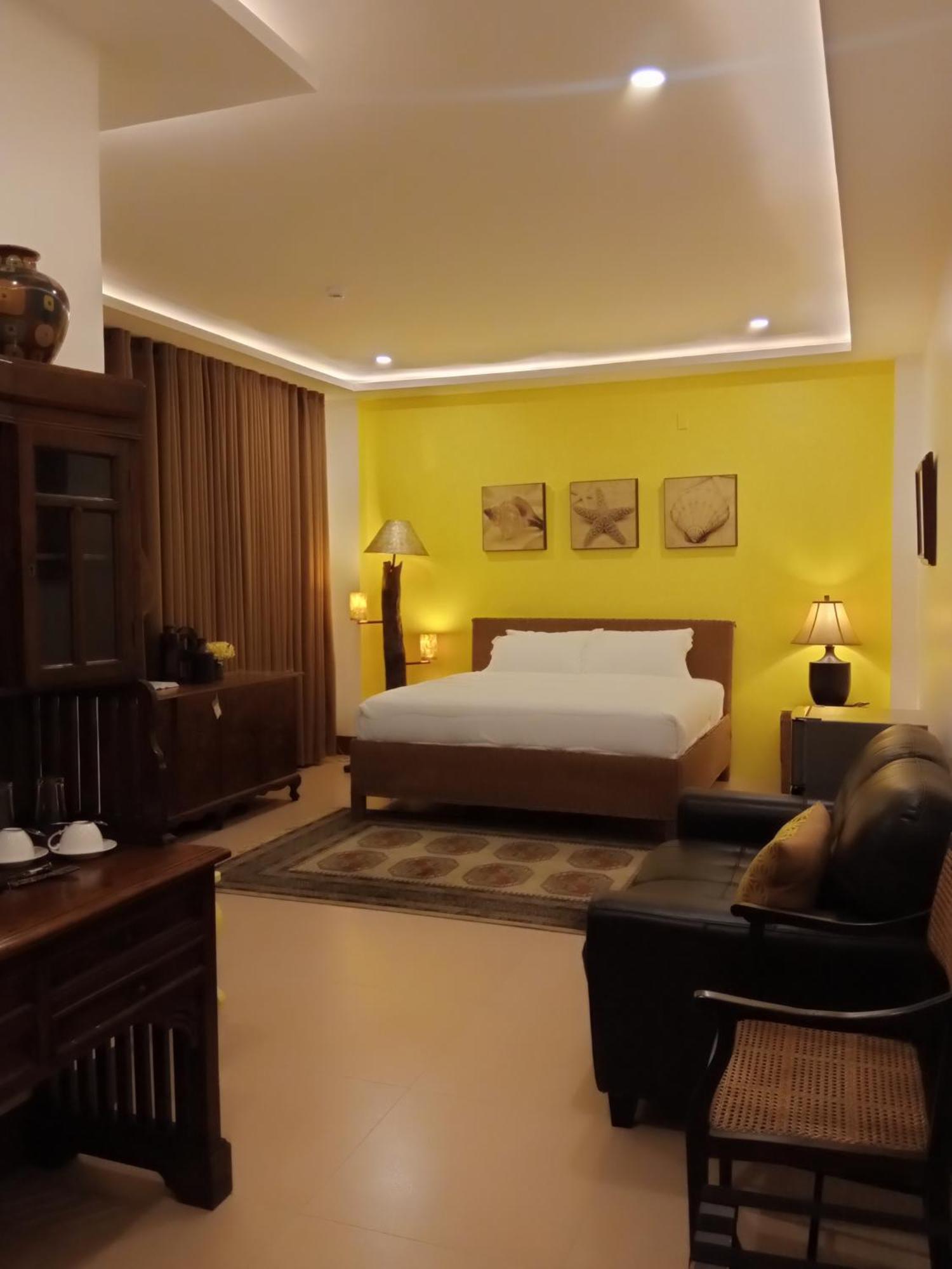 Отель Residencia Orlina Dumaguete City Экстерьер фото