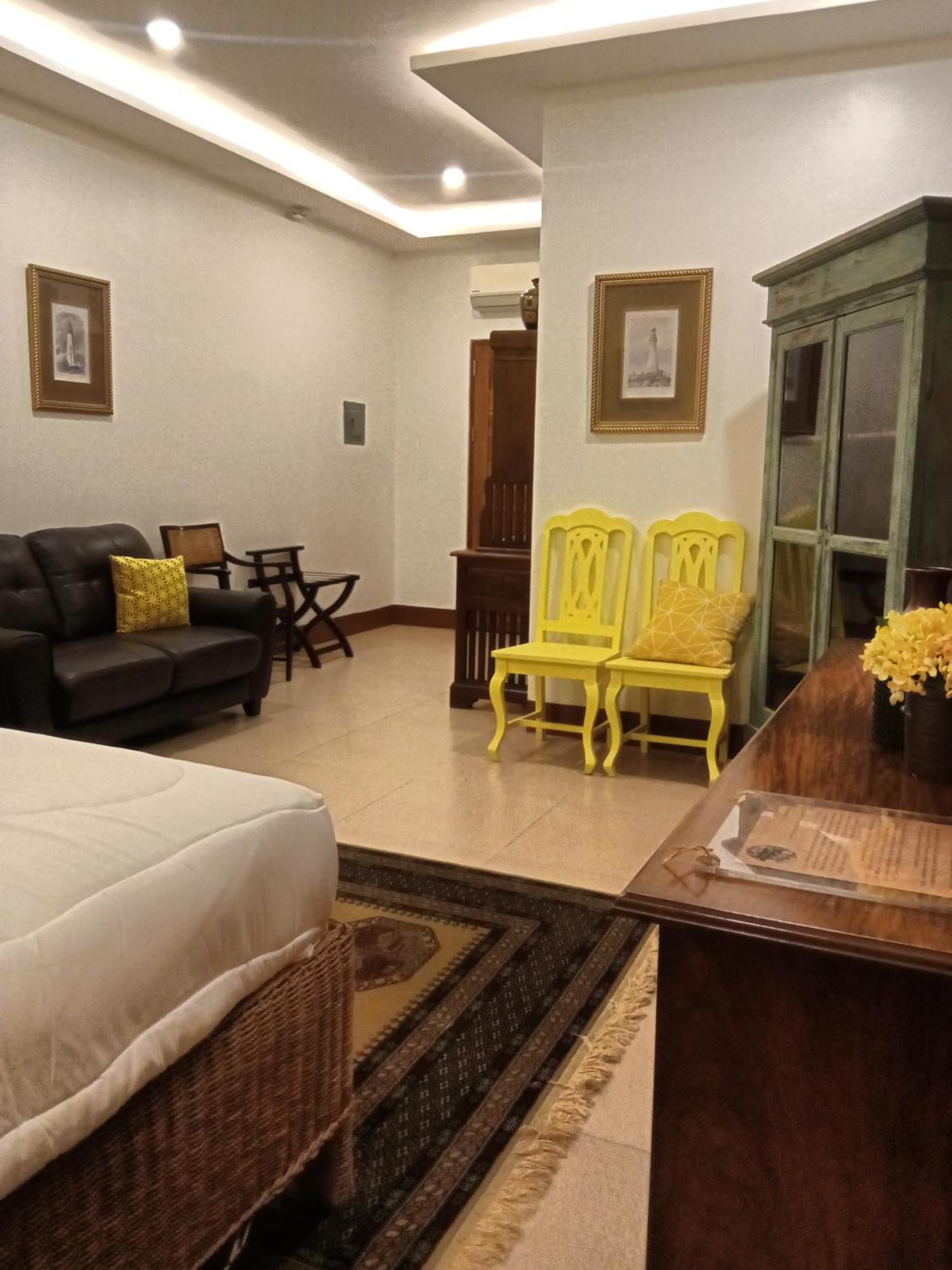 Отель Residencia Orlina Dumaguete City Экстерьер фото