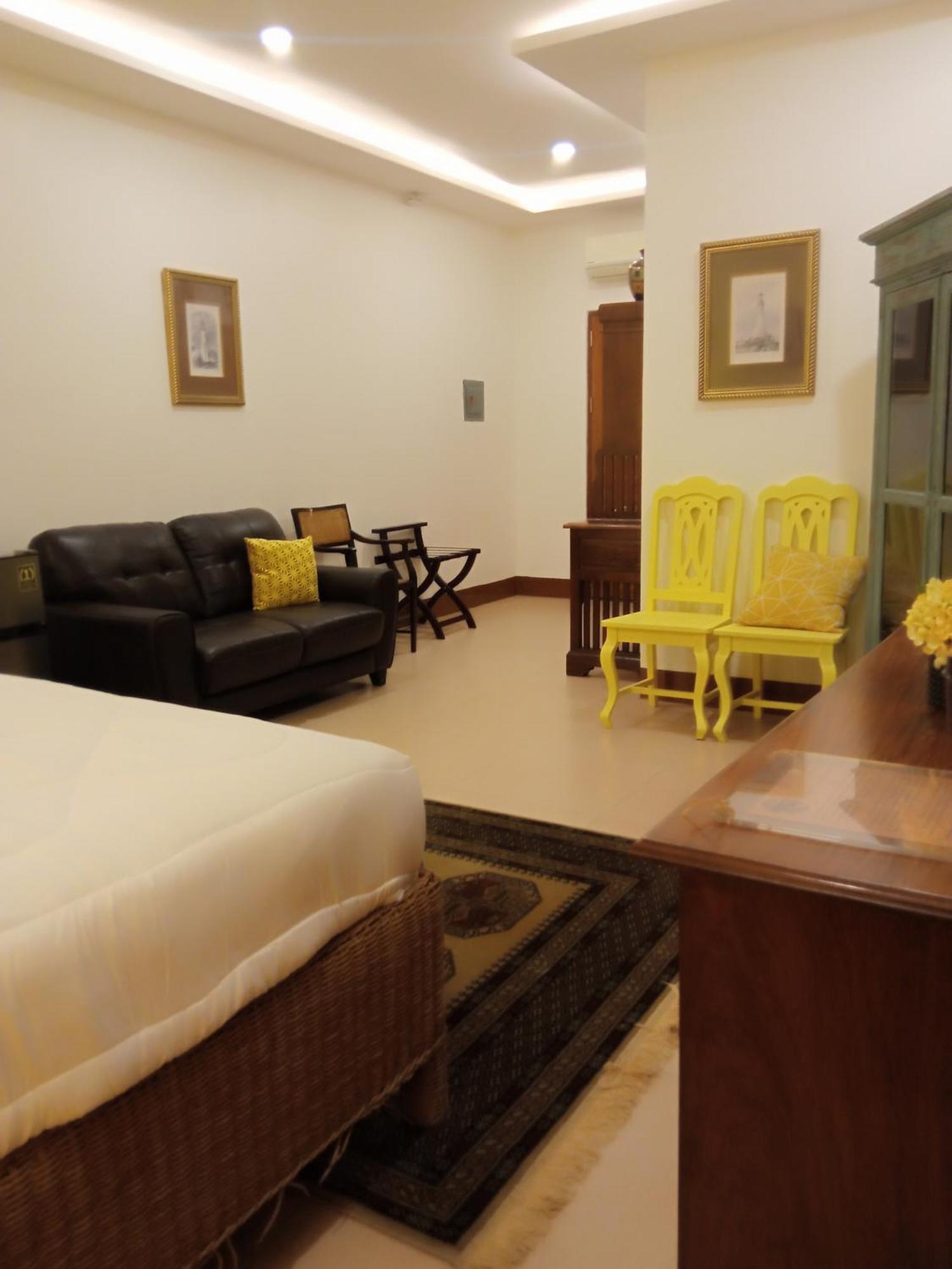 Отель Residencia Orlina Dumaguete City Экстерьер фото