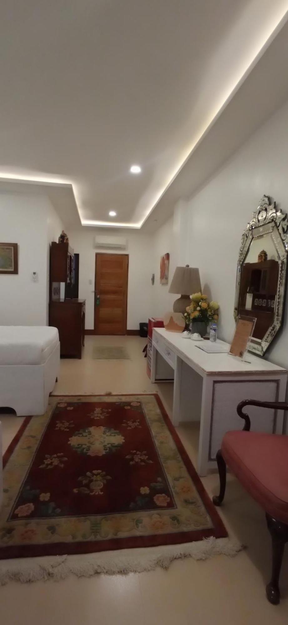 Отель Residencia Orlina Dumaguete City Экстерьер фото