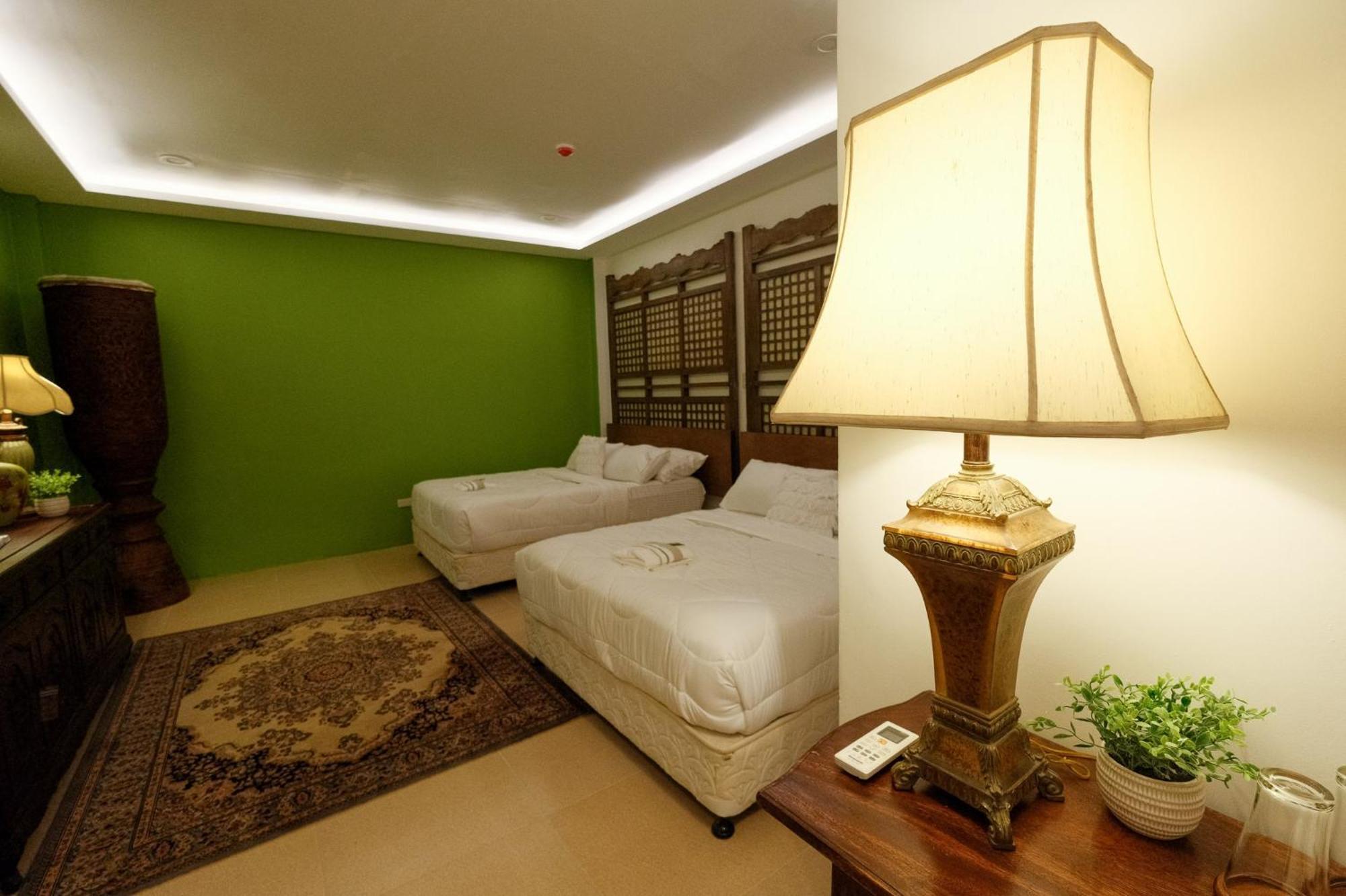 Отель Residencia Orlina Dumaguete City Экстерьер фото